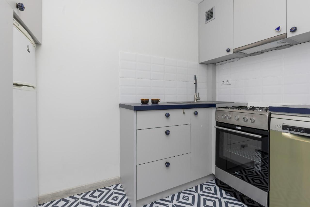 Cozy And Comfortable Wola Apartment By Noclegi Renters Warschau Exterior foto