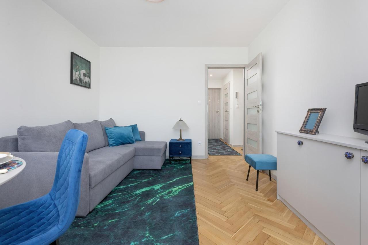 Cozy And Comfortable Wola Apartment By Noclegi Renters Warschau Exterior foto